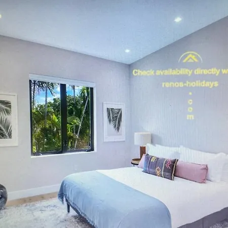 Luxxury In With Pool Holiday home